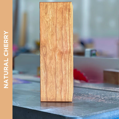 The Chain knife block in solid Cherry