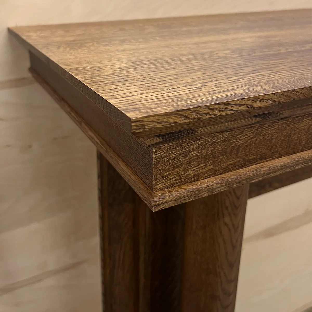 Closeup of quarter-sawn white oak grain mantel corner detail