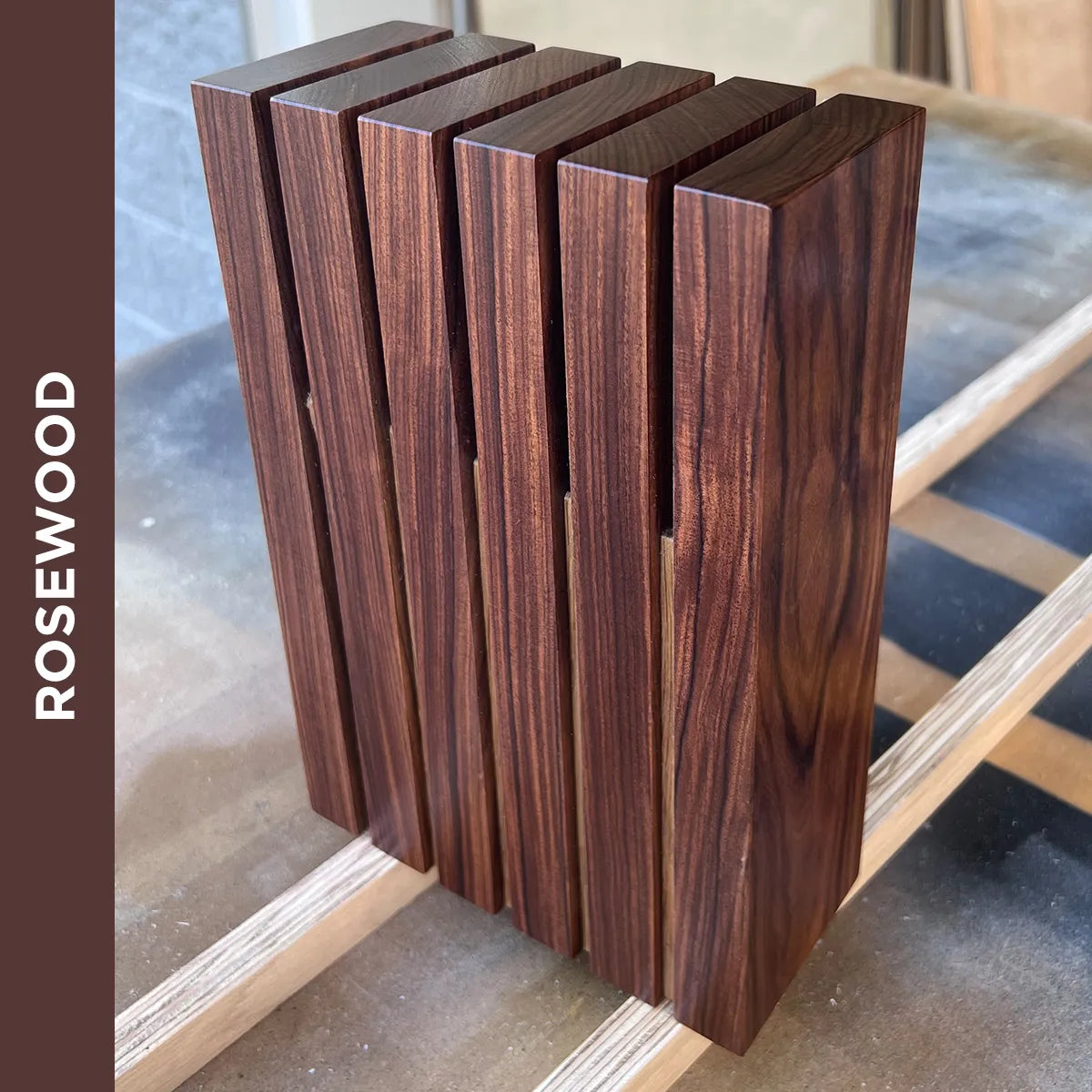 The Chain knife block in Brazilian rosewood