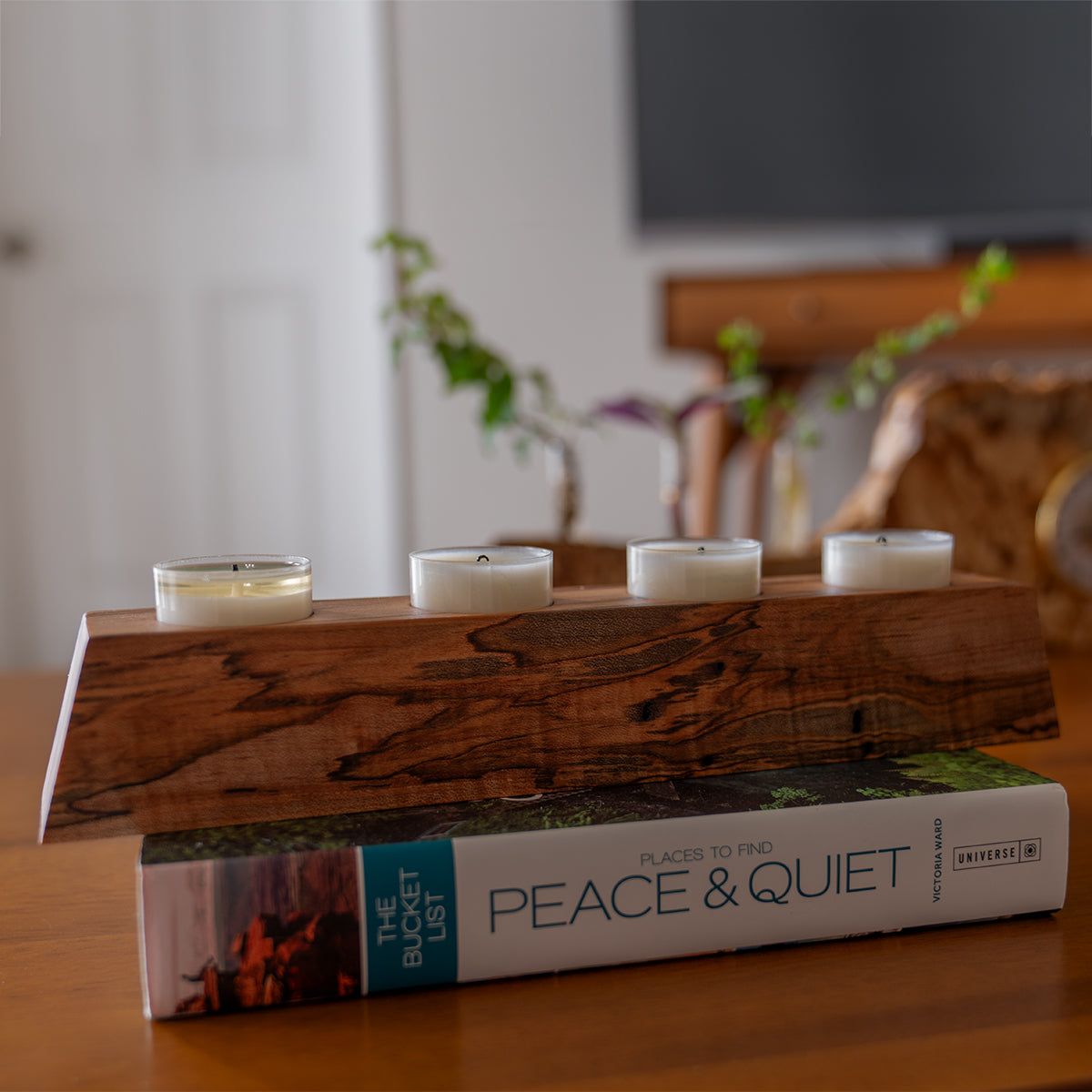 close up of the grain on our customer favorite tea light